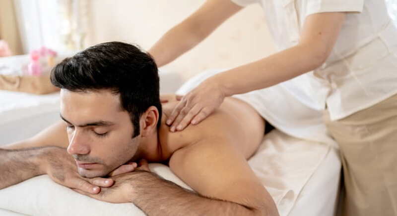 tinh dầu massage cho đàn ông