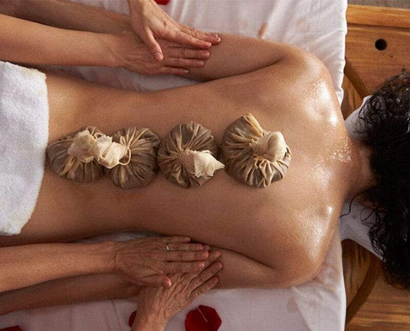 Massage thảo dược