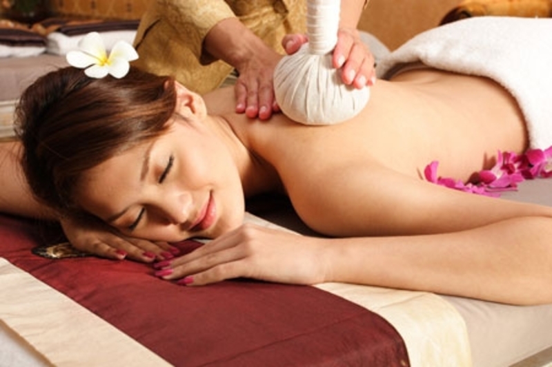 Massage body thảo dược